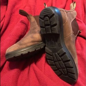 Blundstone rustic brown 585’s size 8.5 women’s
